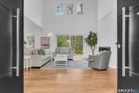 $1,700,000 | 539 A Boston Street, Guilford, CT 06437