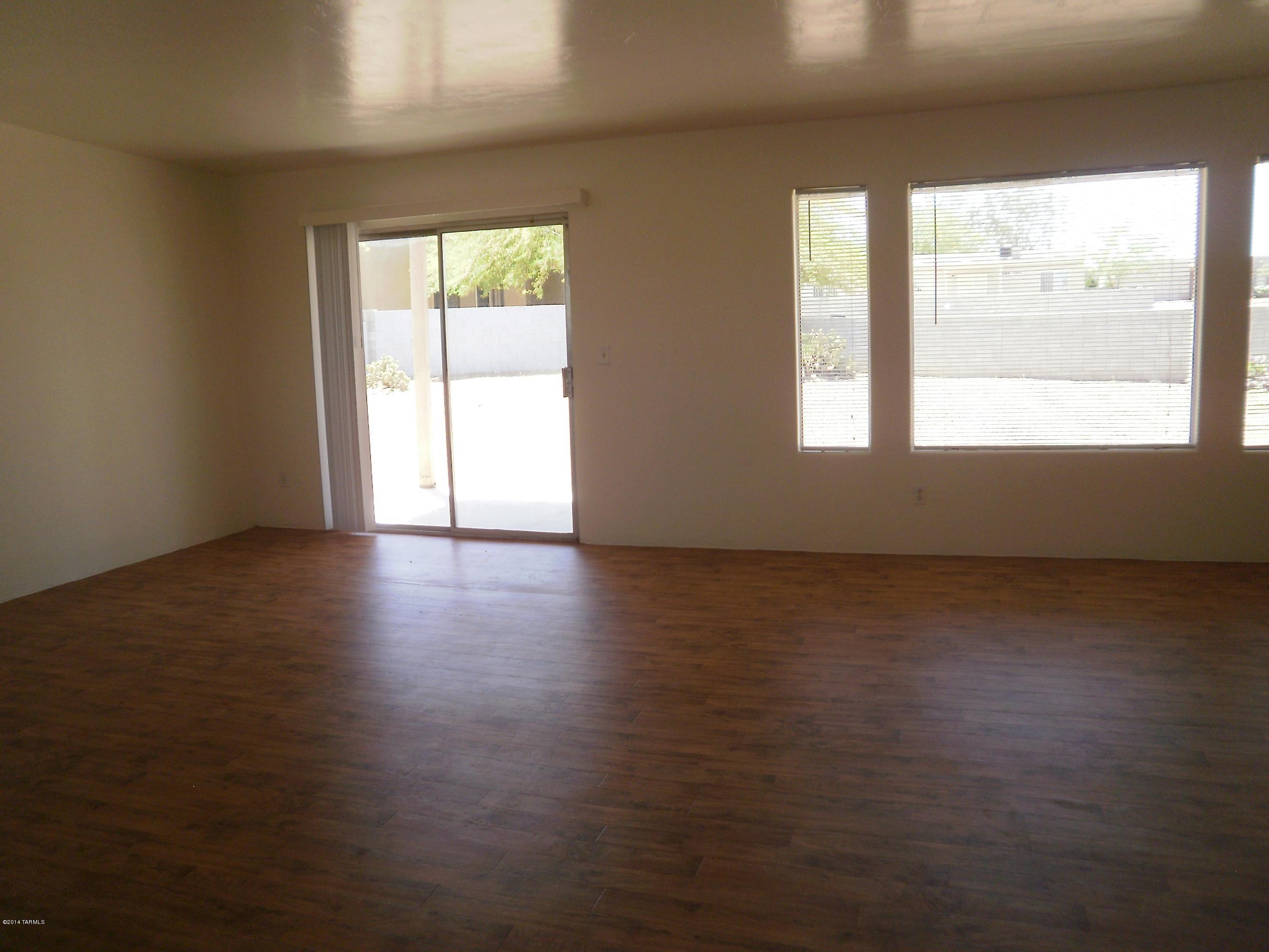 537 West Mossman Road Tucson, AZ 85706 - Photo 2 of 6