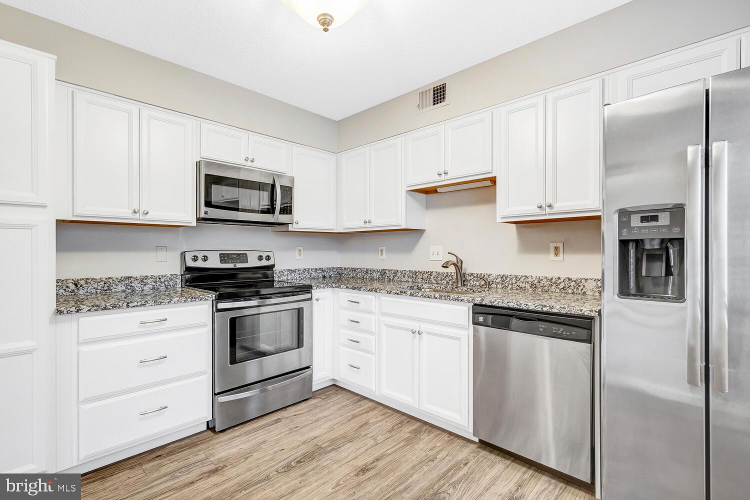 15115 Interlachen Drive, Unit 3425 Silver Spring, MD 20906 - Photo 10 of 41 Kitchen