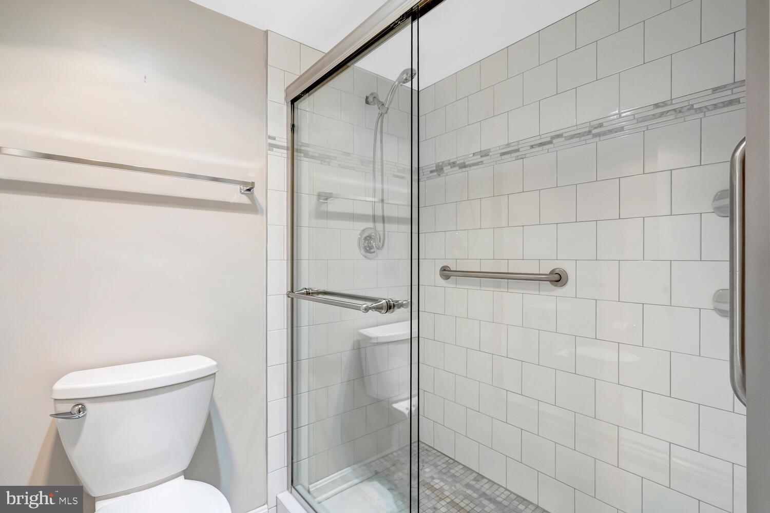 15115 Interlachen Drive, Unit 3425 Silver Spring, MD 20906 - Photo 12 of 41 Bathroom