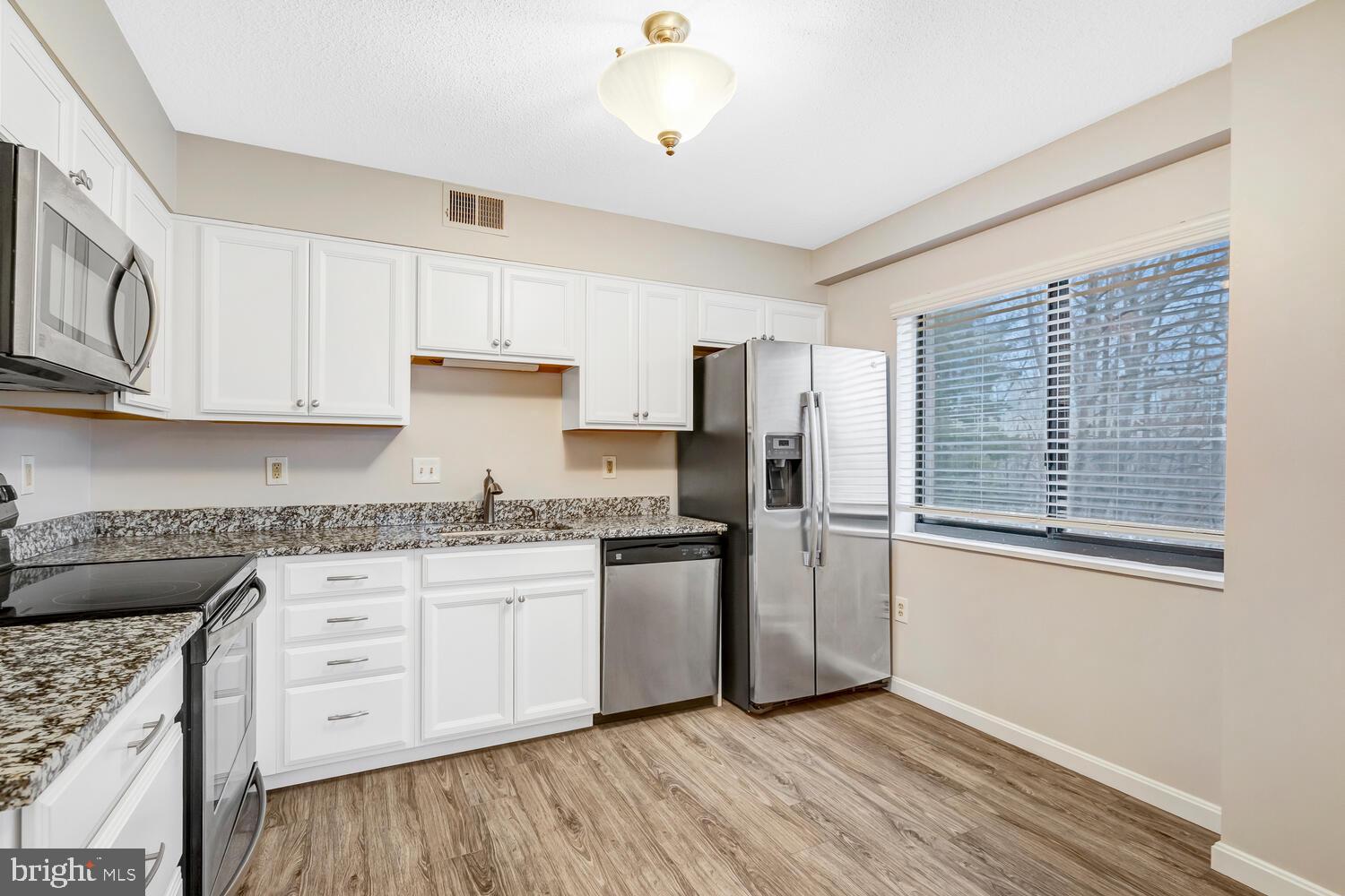 15115 Interlachen Drive, Unit 3425 Silver Spring, MD 20906 - Photo 25 of 41 Kitchen