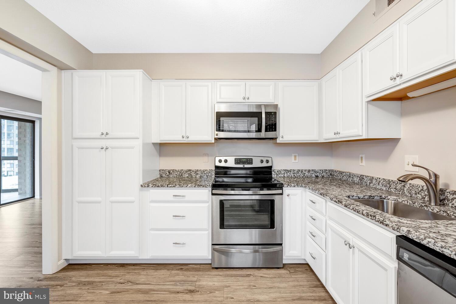 15115 Interlachen Drive, Unit 3425 Silver Spring, MD 20906 - Photo 26 of 41 Kitchen