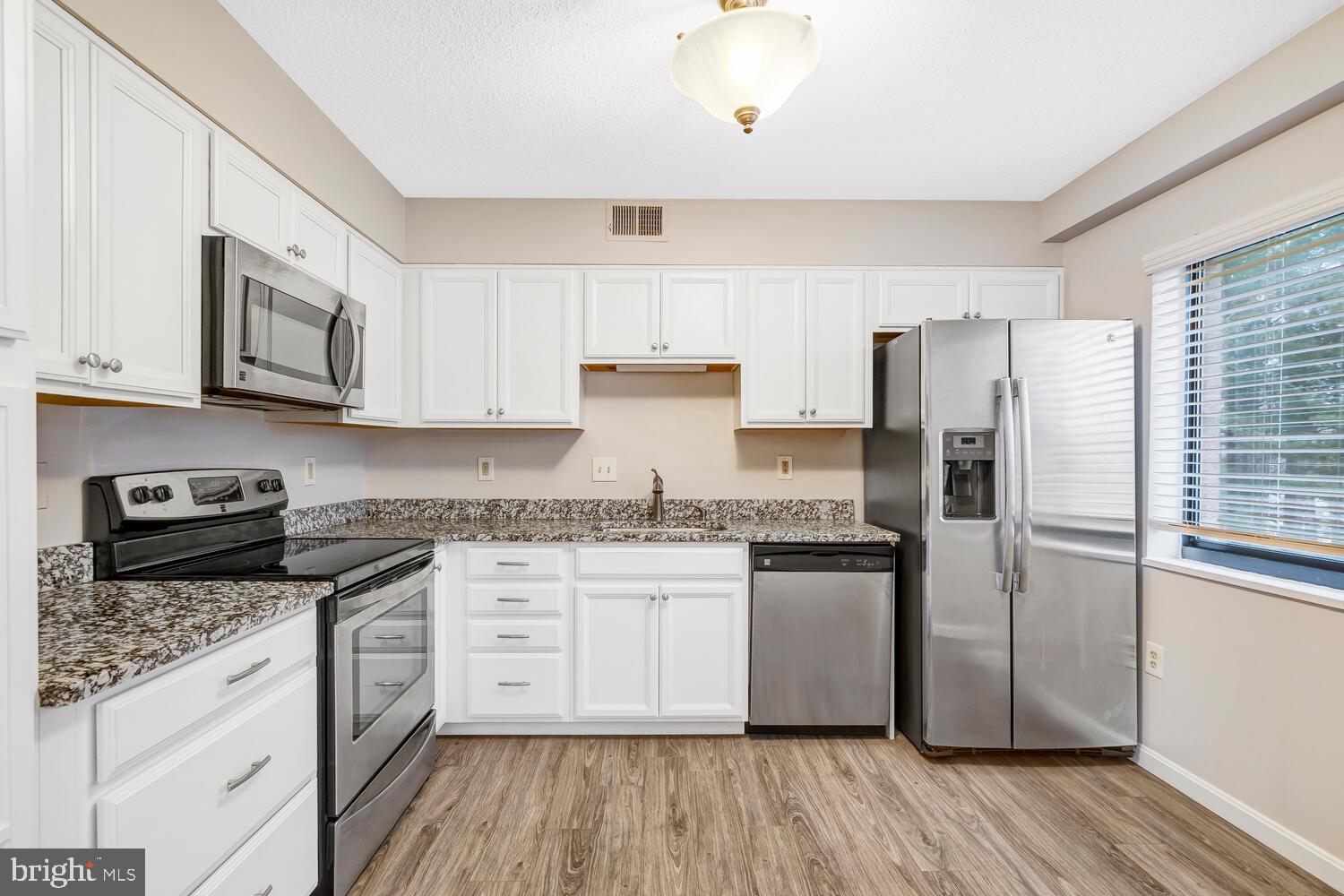 15115 Interlachen Drive, Unit 3425 Silver Spring, MD 20906 - Photo 9 of 41 Kitchen