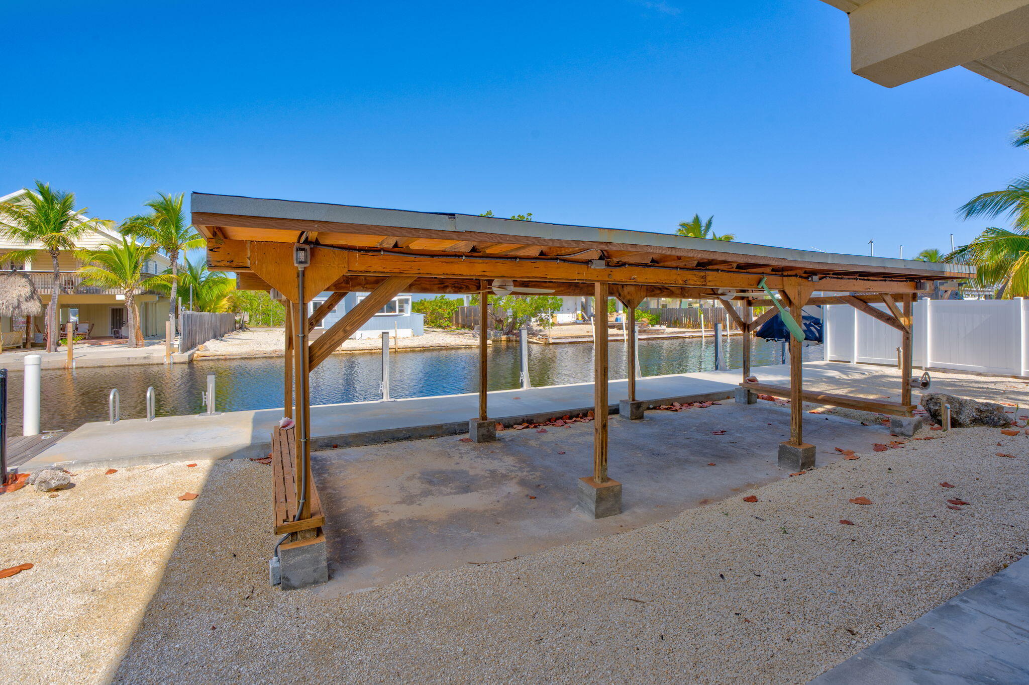 116 Long Key Road Key Largo, FL 33037 - Photo 30 of 32 Large Waterside Pavillion - 37
