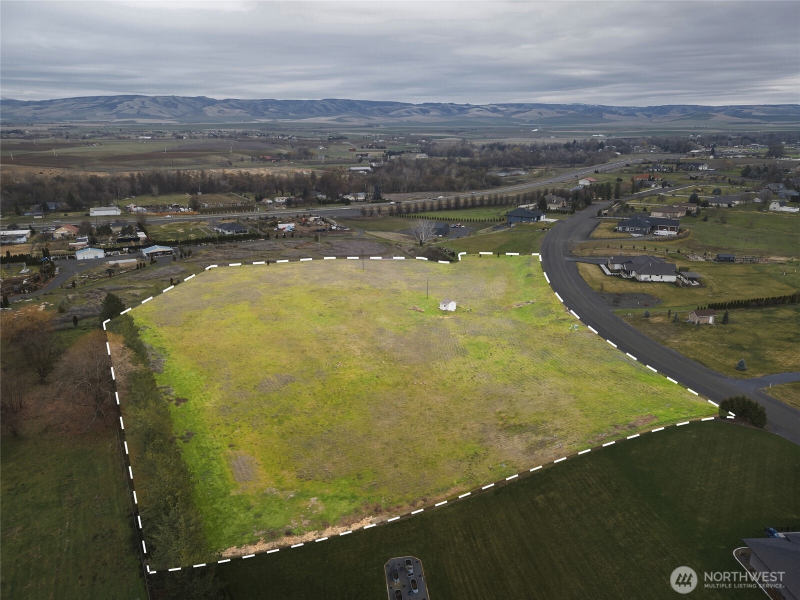 0 Summers Circle Walla Walla, WA 99362 - Photo 3 of 13 an aerial view of residential houses with outdoor space