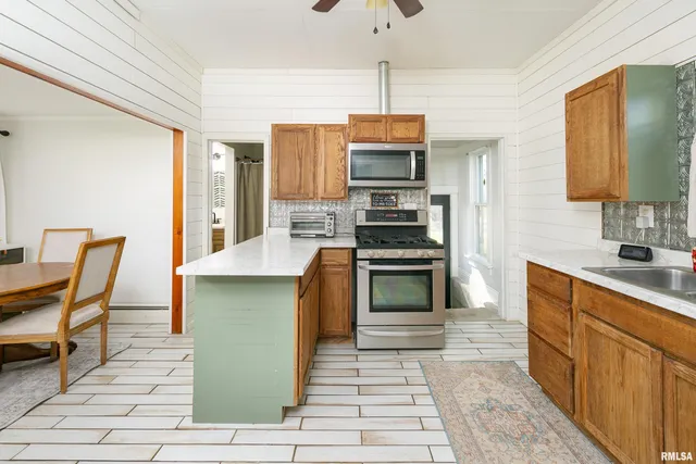 $149,900 | 401 3rd Street, Matherville, IL 61263