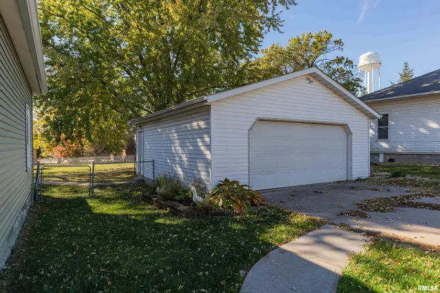 $149,900 | 401 3rd Street, Matherville, IL 61263