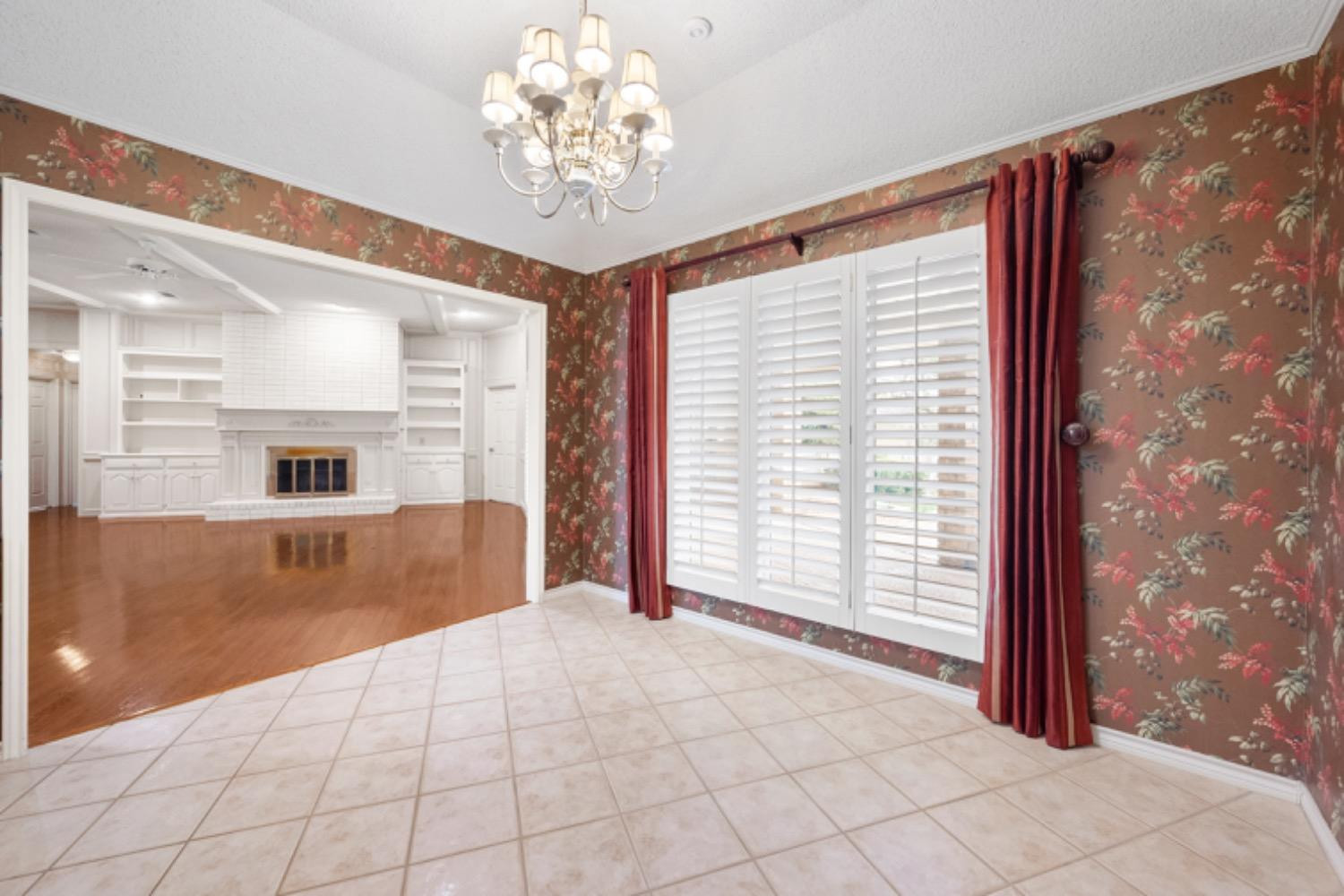 4611 93rd Street Lubbock, TX 79424 - Photo 23 of 42 Breakfast nook