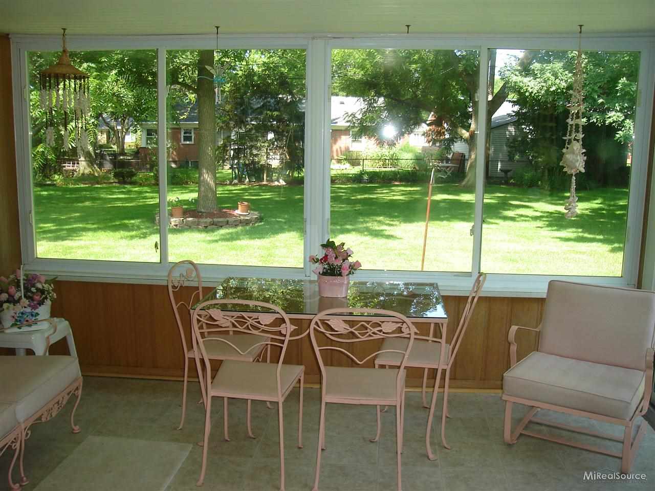 19799 West Ida Grosse Pointe, MI 48236 - Photo 18 of 28 31160210-17.JPG