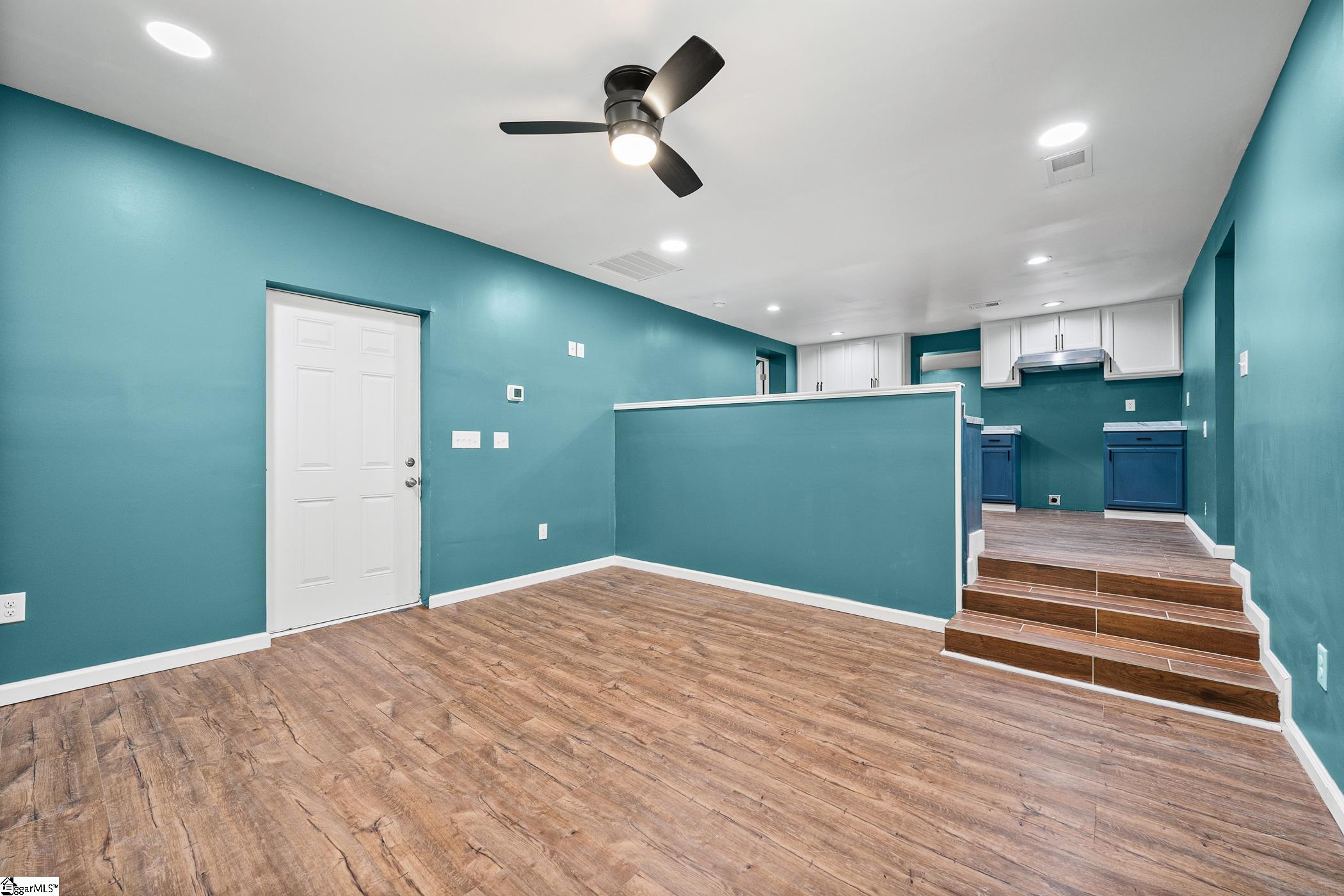 135 Harris Road Pickens, SC 29671 - Photo 4 of 35