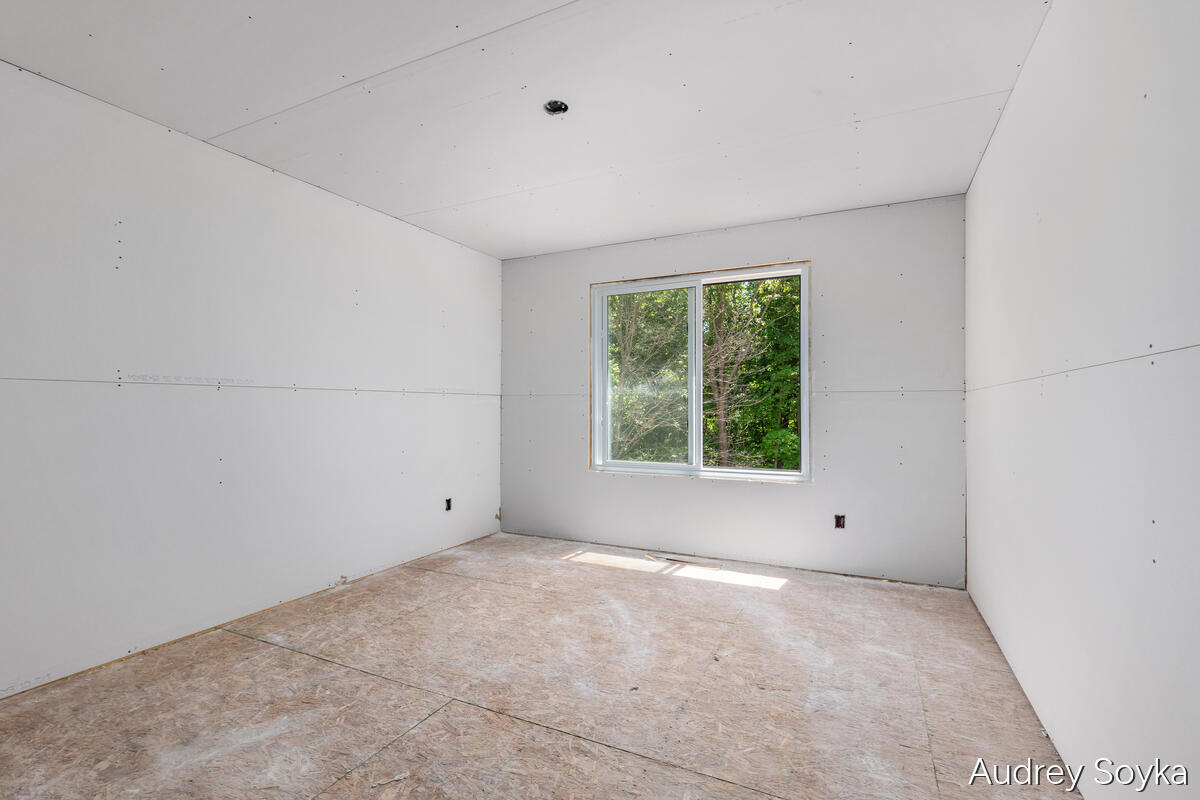8234 Cascade Road Southeast Ada, MI 49301 - Photo 20 of 32 8234-Cascade_017
