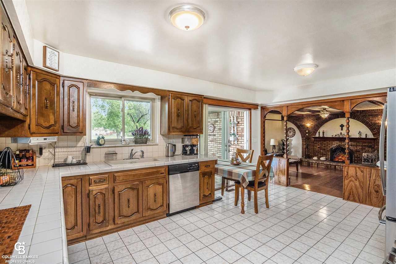 11143 Erdmann Road Sterling Heights, MI 48314 - Photo 5 of 26 Lots of room to put in a Island