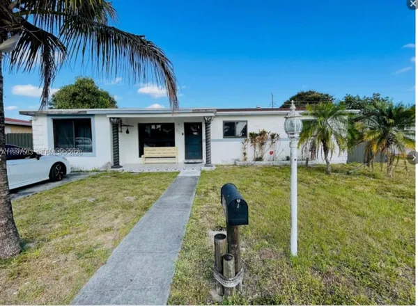 $4,000 | 721 Southwest 69th Avenue, Pembroke Pines, FL 33023