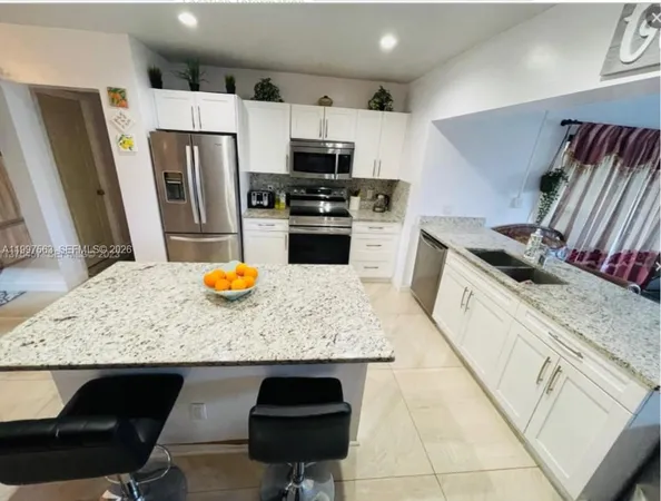$4,000 | 721 Southwest 69th Avenue, Pembroke Pines, FL 33023
