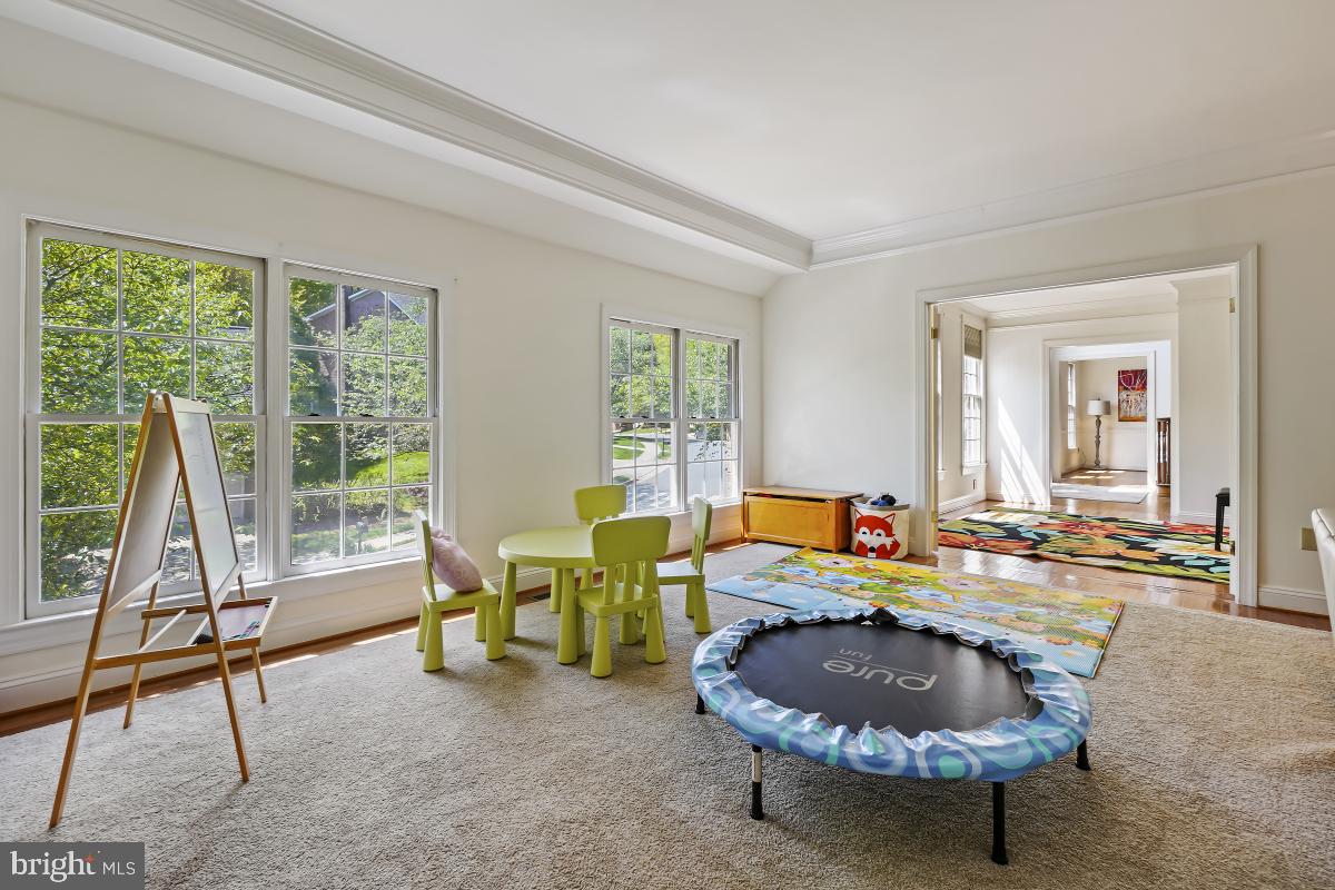 6811 Rannoch Road Bethesda, MD 20817 - Photo 14 of 33