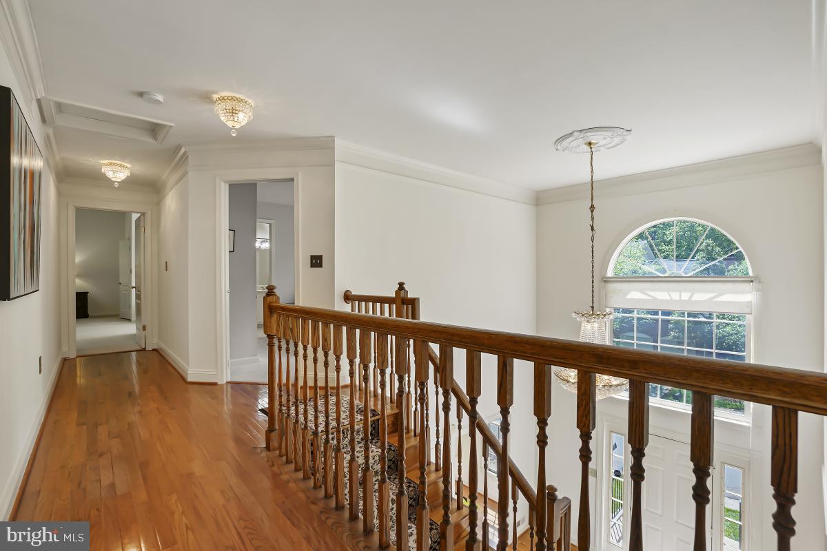 6811 Rannoch Road Bethesda, MD 20817 - Photo 17 of 33