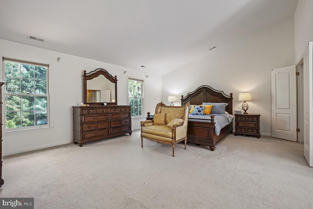 6811 Rannoch Road Bethesda, MD 20817 - Photo 23 of 33