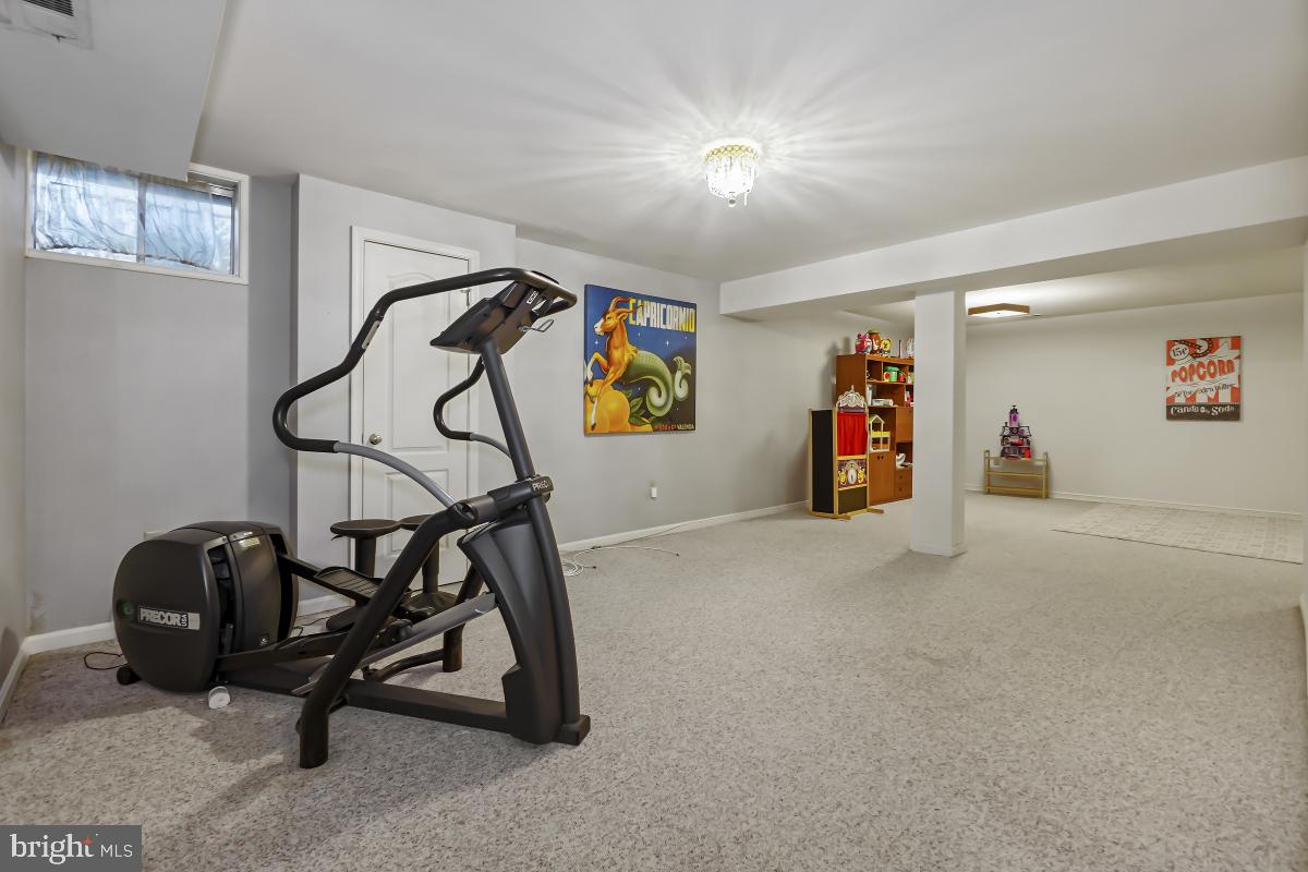 6811 Rannoch Road Bethesda, MD 20817 - Photo 30 of 33