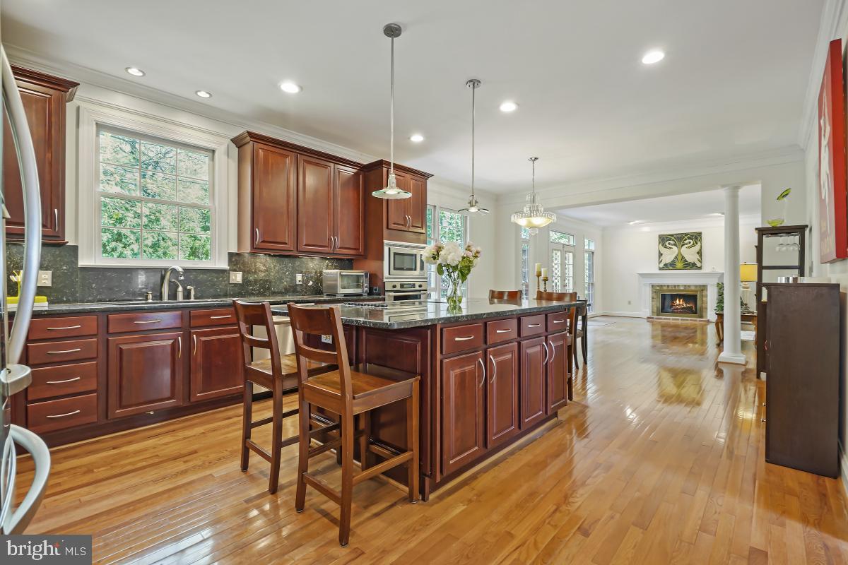 6811 Rannoch Road Bethesda, MD 20817 - Photo 8 of 33