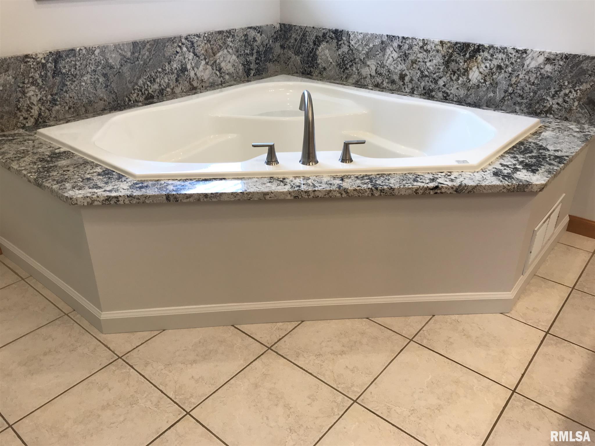 1804 Appleton Drive Springfield, IL 62711 - Photo 22 of 36 Gallery Image 22
