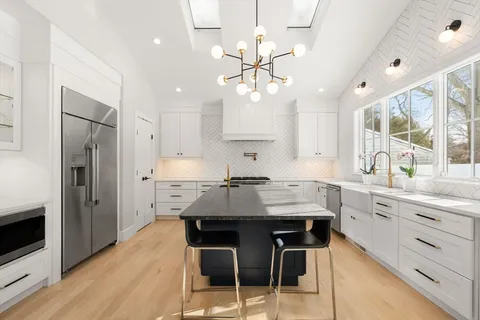 $2,999,000 | 620 High Rock Street, Needham, MA 02492