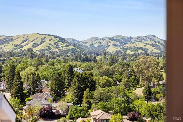 $2,995,000 | 40 Miwok Drive, Novato, CA 94947