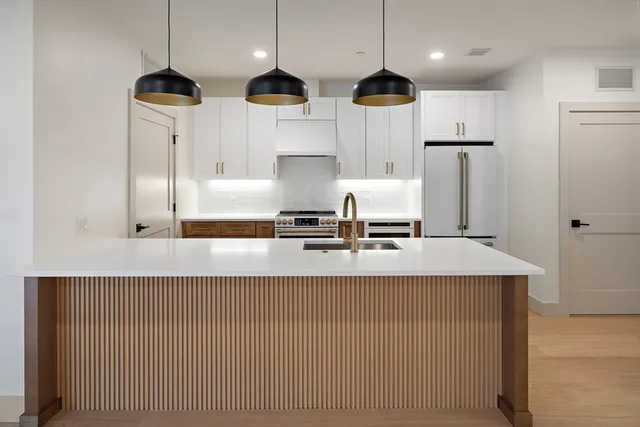 $1,036,550 | 1025 Massachusetts Avenue, Unit 304, Arlington, MA 02476