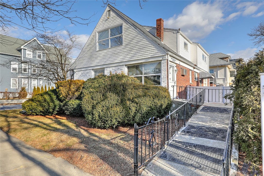 1 Lewis Street Providence, RI 02906 - Photo 3 of 29 Gallery Image 3