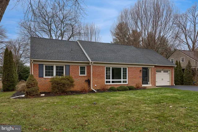 $335,000 | 109 Woodlawn Drive, Willow Street, PA 17584