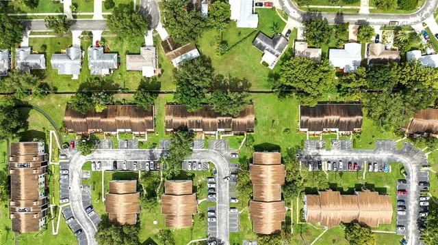 $279,999 | 1725 Pine Ridge Way East, Unit E, Palm Harbor, FL 34684