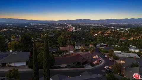 $2,049,500 | 15451 Longbow Drive, Sherman Oaks, CA 91403