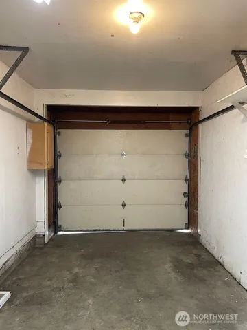 a view of a garage