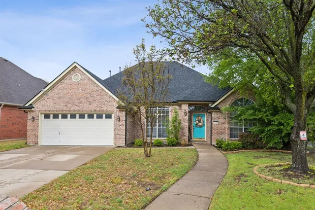 $450,000 | 1115 Brook Arbor Drive, Mansfield, TX 76063