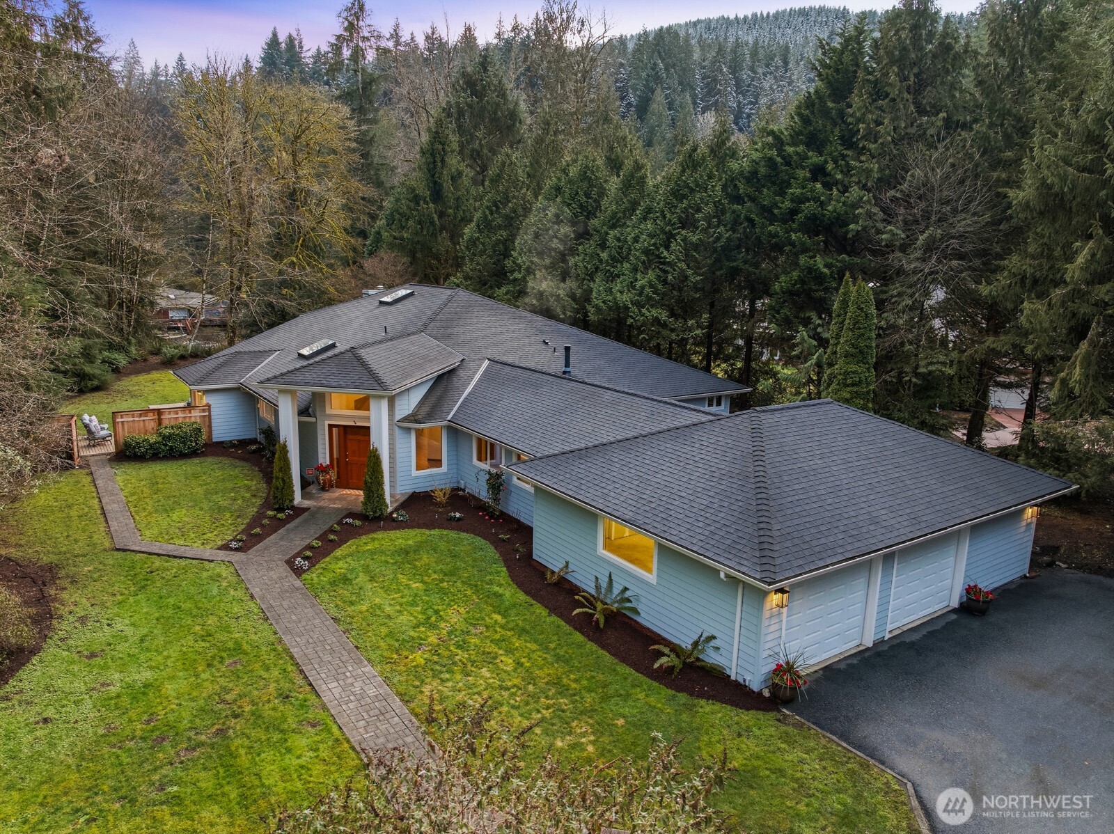 12407 Upper Preston Road Southeast Issaquah, WA 98027 - Photo 2 of 40