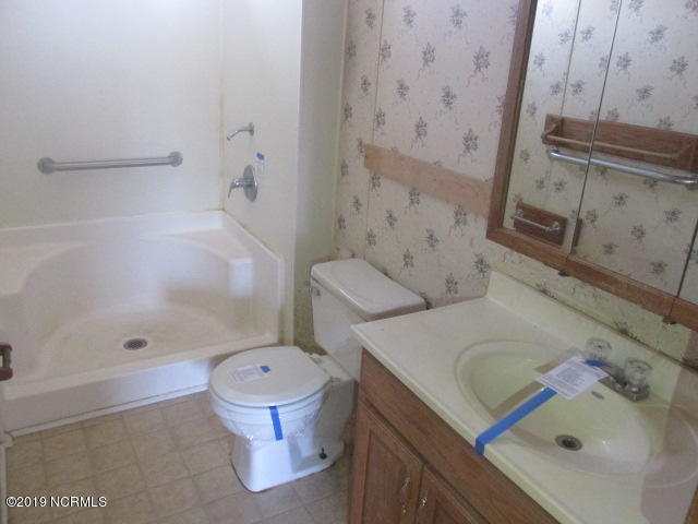 3898 Middle Road Trenton, NC 28585 - Photo 7 of 11 Bathroom