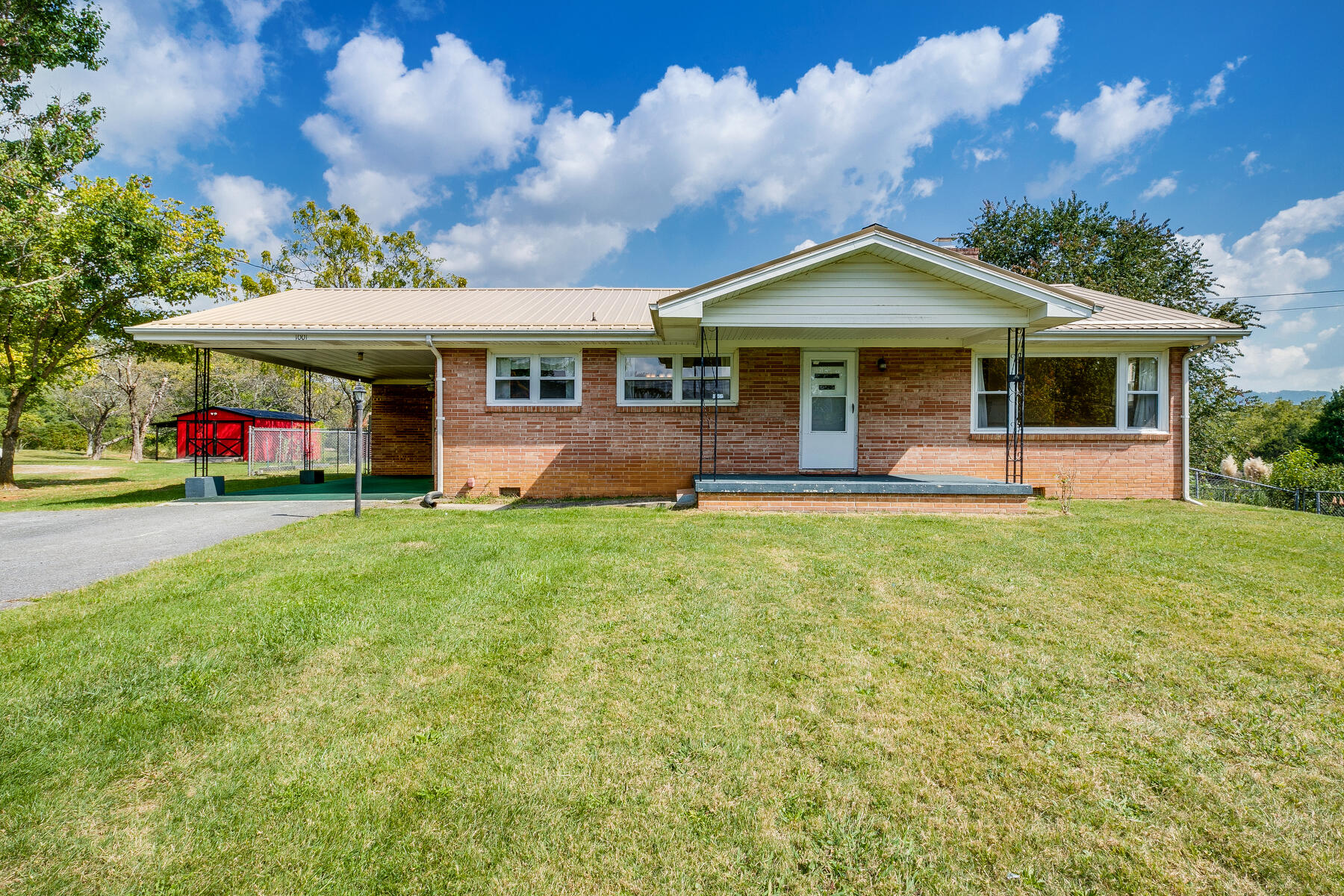 1001 Huffine Road Johnson City, TN 37604 - Photo 1 of 42 001