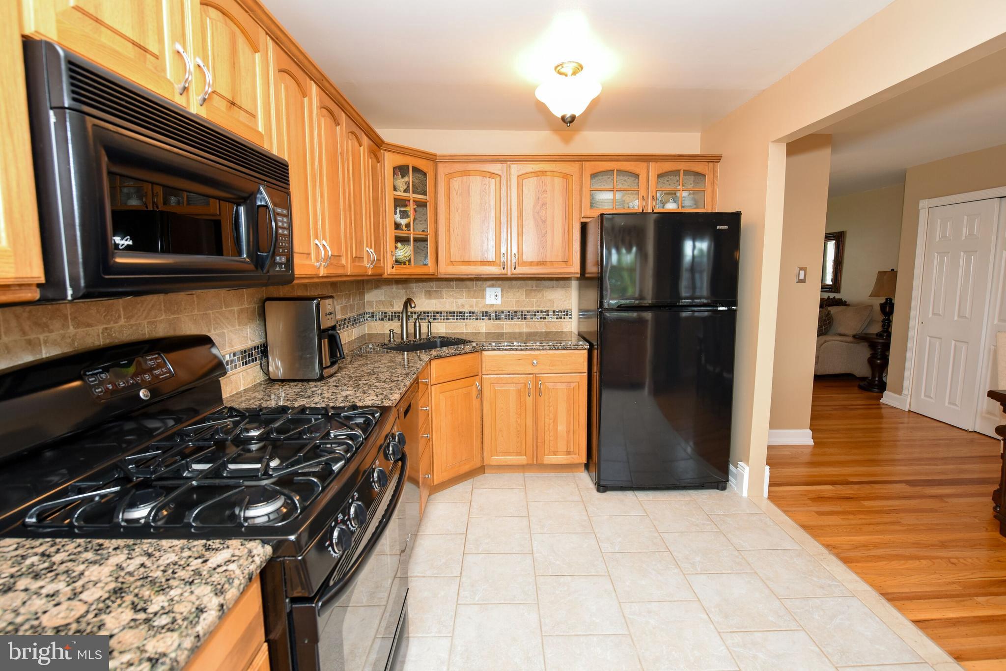 12737 Hollins Road Philadelphia, PA 19154 - Photo 8 of 26