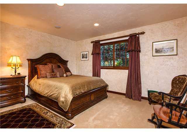 188 Candy Lane Encinitas, CA 92024 - Photo 16 of 25 Guest bedroom with recessed lighting and speakers.