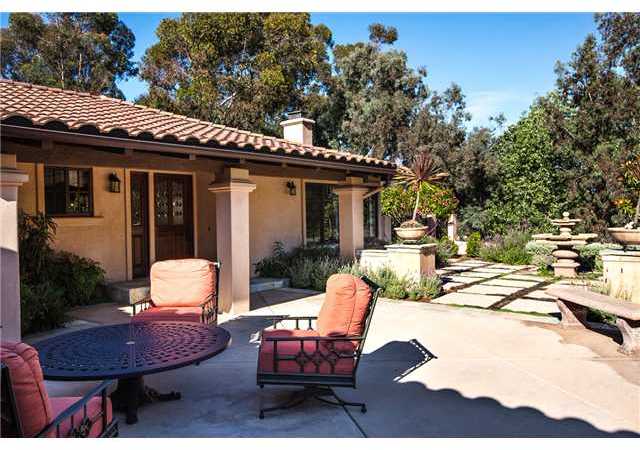 188 Candy Lane Encinitas, CA 92024 - Photo 5 of 25 Front courtyard entry.