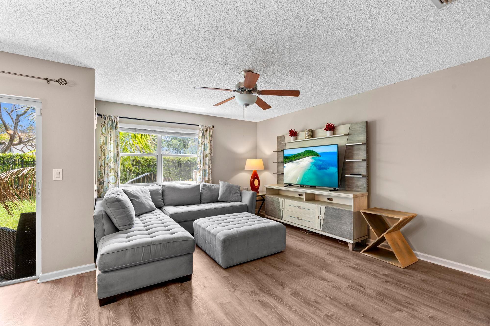 1235 Imperial Lake Road West Palm Beach, FL 33413 - Photo 5 of 18 20240828135425697006000000-o