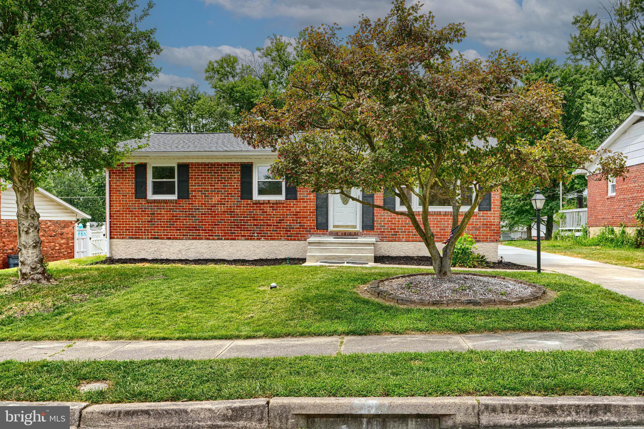 410 Neepier Road Baltimore, MD 21228 - Photo 3 of 38 Gallery Image 3