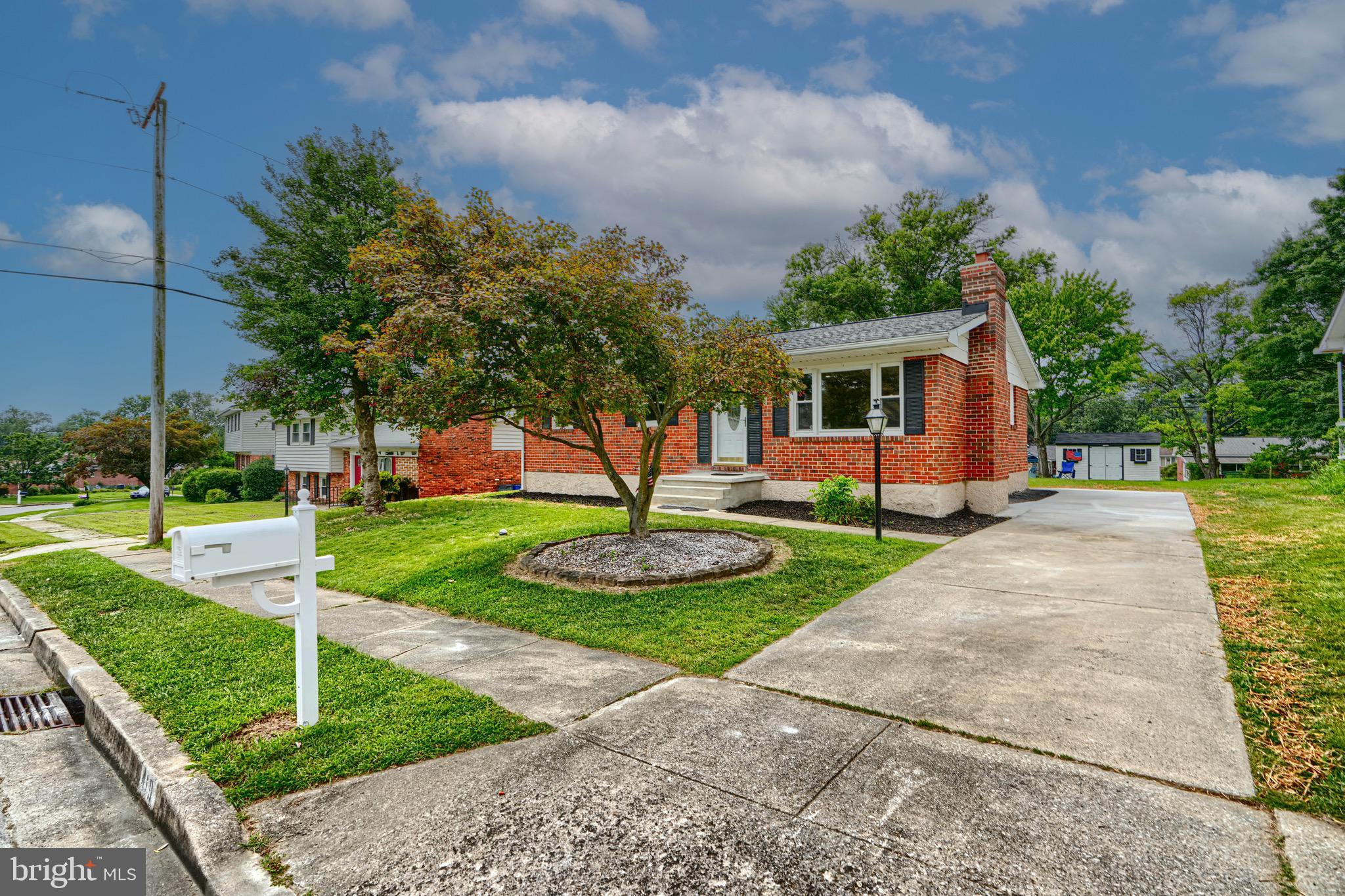 410 Neepier Road Baltimore, MD 21228 - Photo 4 of 38 Gallery Image 4