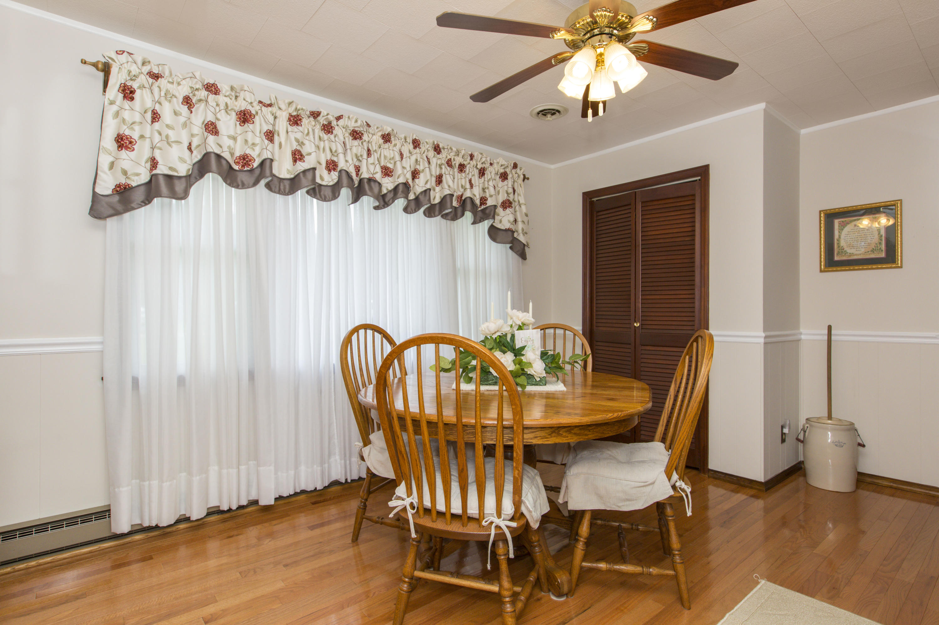 3938 Ridge Drive Salem, VA 24153 - Photo 13 of 44 00438