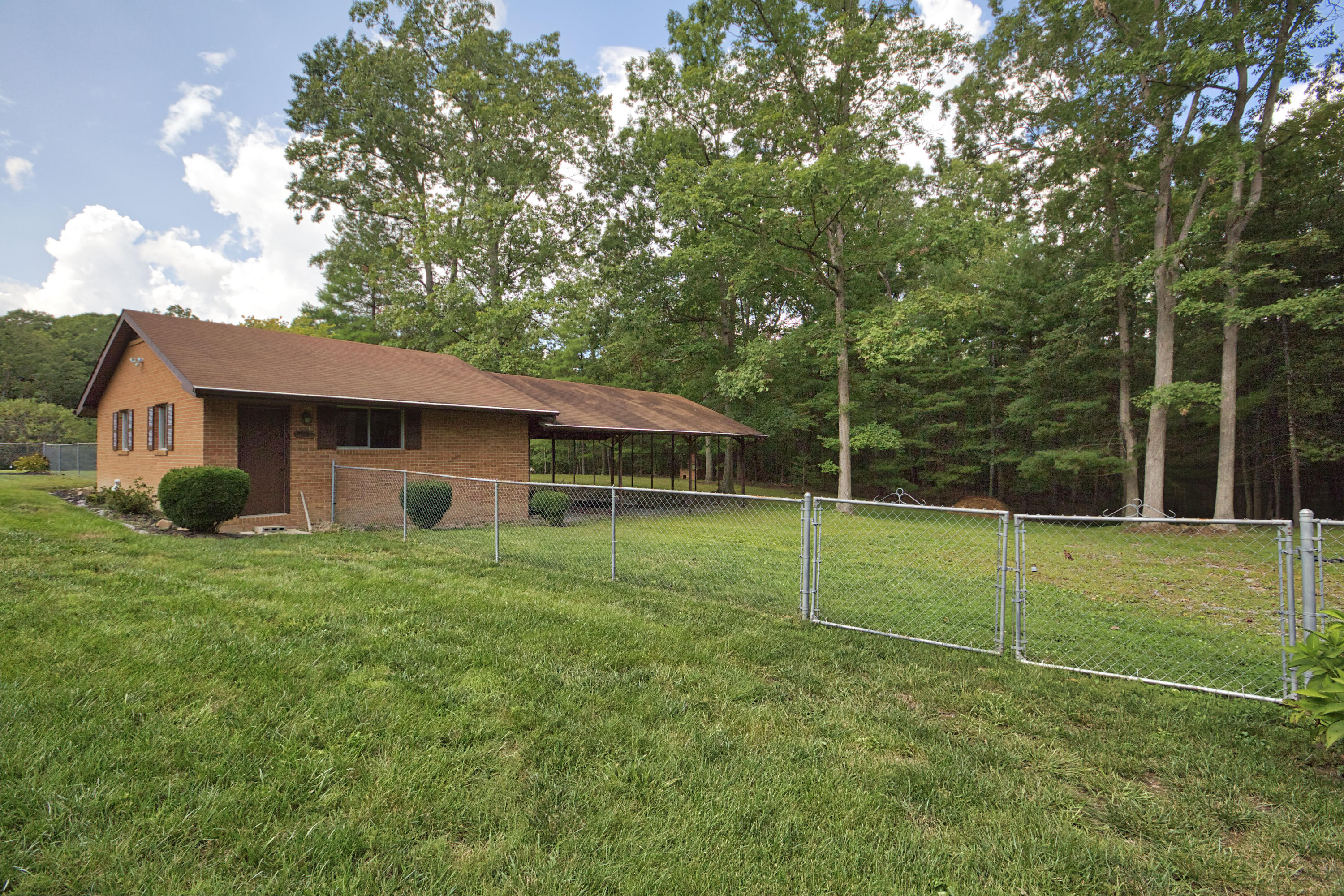 3938 Ridge Drive Salem, VA 24153 - Photo 28 of 44 00420
