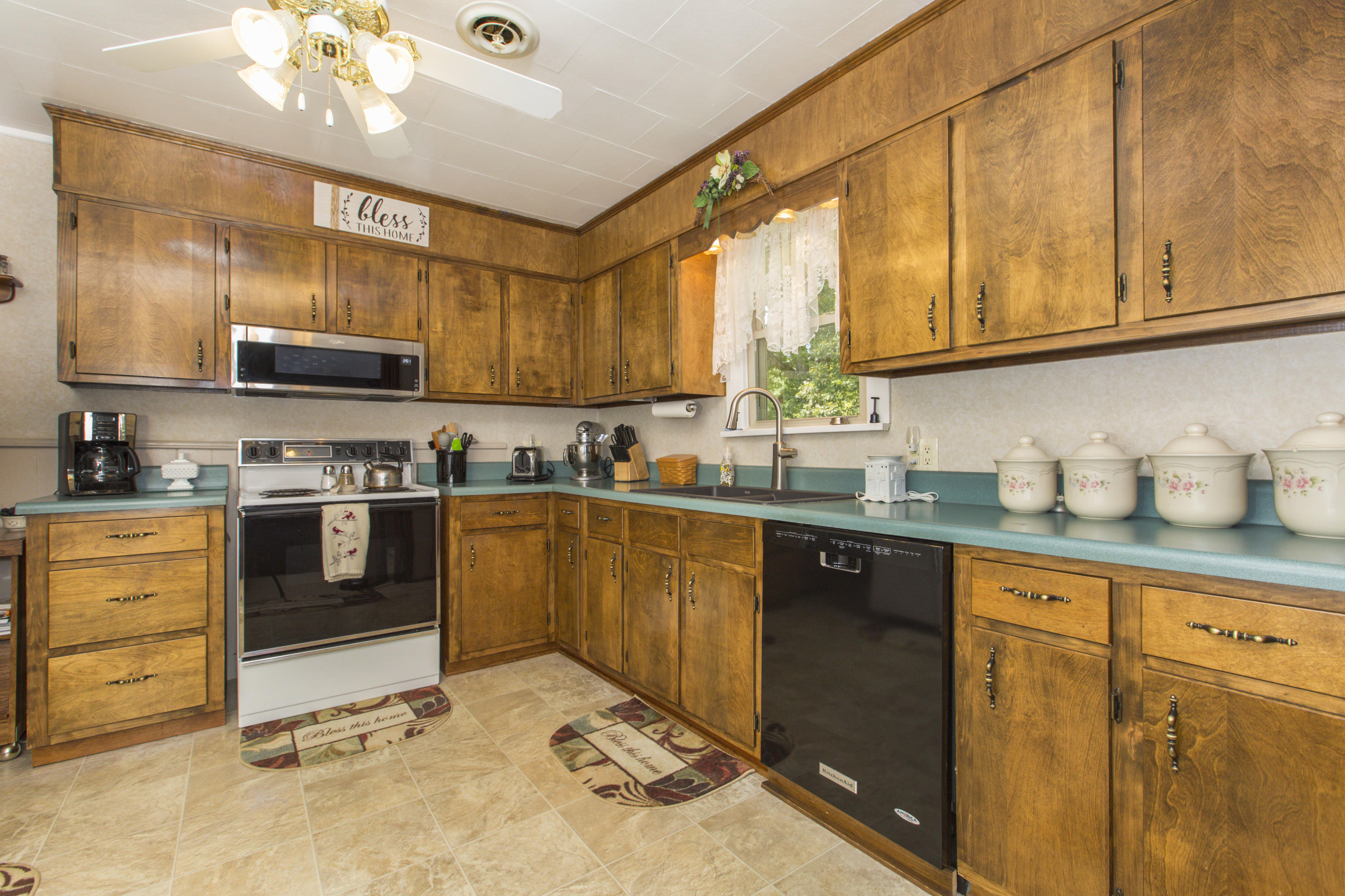 3938 Ridge Drive Salem, VA 24153 - Photo 10 of 44 00437