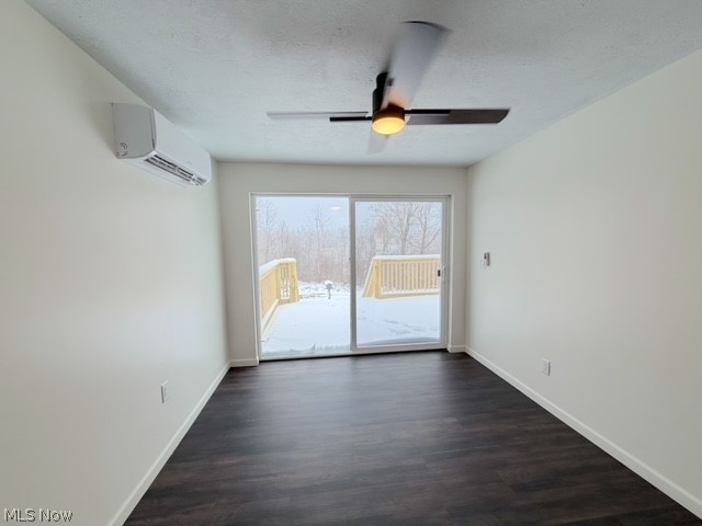 1634 Roxford Church Road Southeast Dennison, OH 44621 - Photo 7 of 30