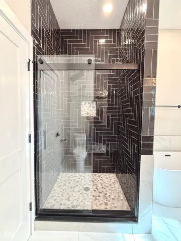 $2,800 | 2237 Carrollton Avenue, Indianapolis, IN 46205