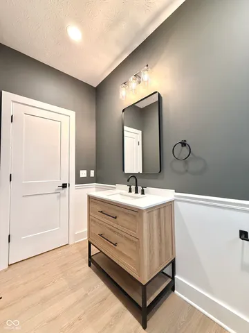 $2,800 | 2237 Carrollton Avenue, Indianapolis, IN 46205