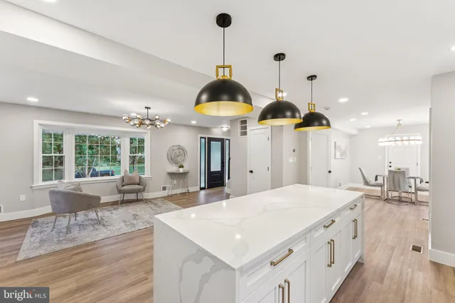 $1,074,900 | 2308 Creek Drive, Alexandria, VA 22308