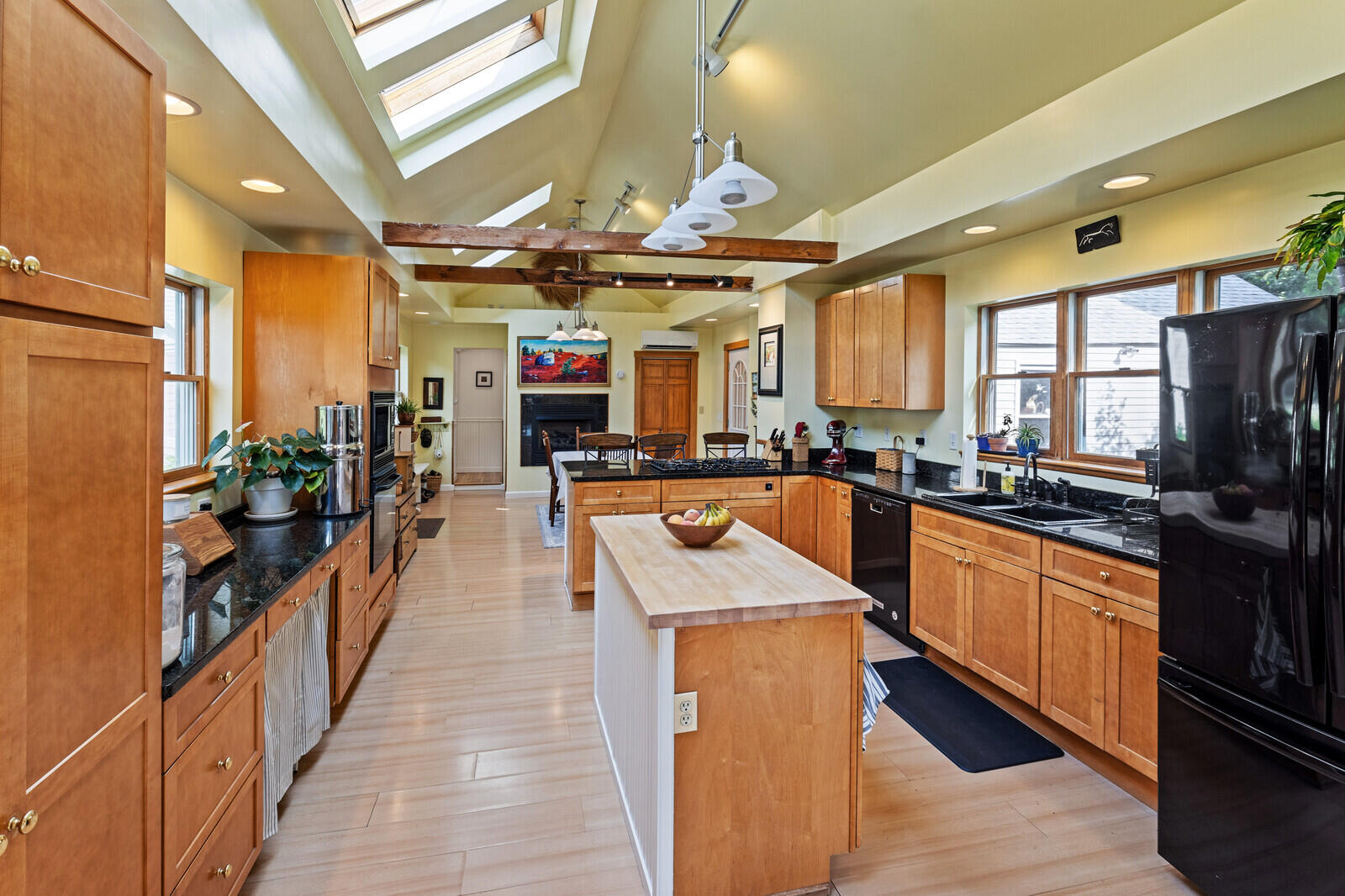 152 Dunns Corner Road Mount Vernon, ME 04352 - Photo 23 of 65 40_BP5A0120_DxO_mls